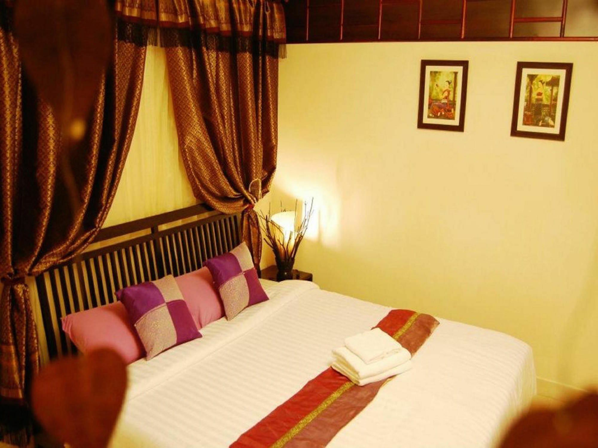 Vareevara Apartment Bangkok Bagian luar foto