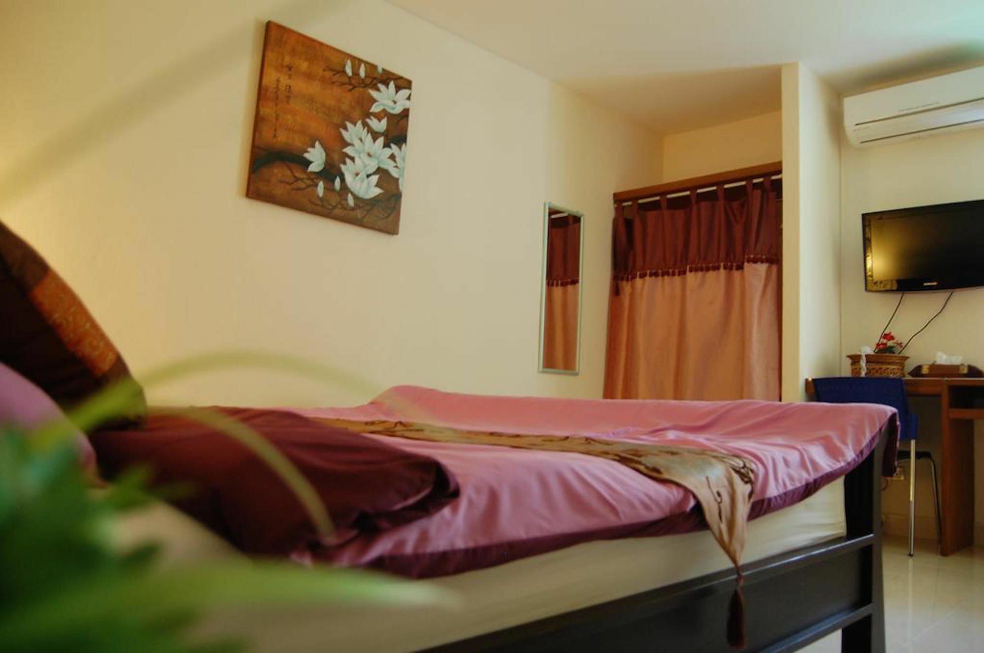Vareevara Apartment Bangkok Bagian luar foto
