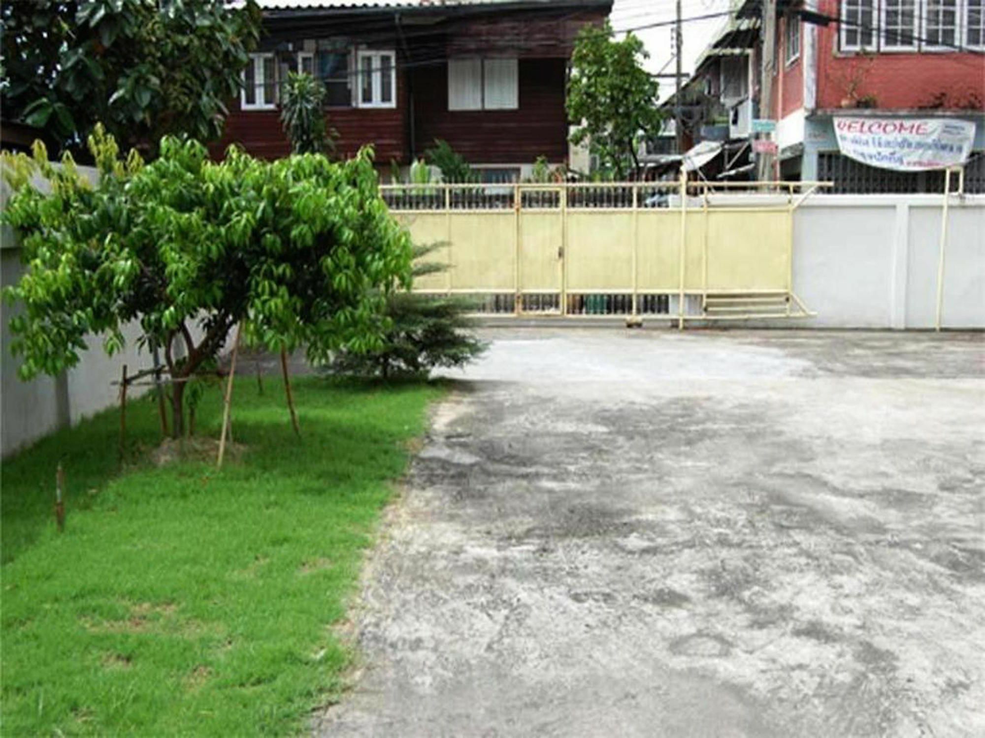 Vareevara Apartment Bangkok Bagian luar foto